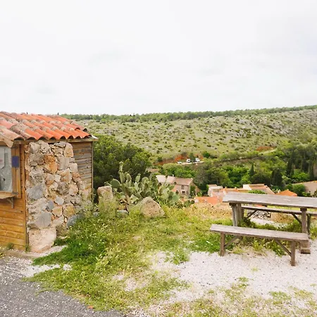 Les Volets Verts A Cote Du Chateau Pour 8 Avec Jardin 別荘